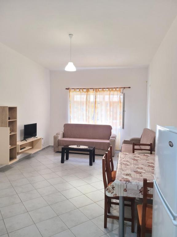 Apartment by the sea in Vlore - Image 5