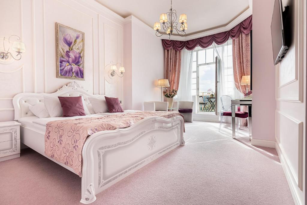 Postel nebo postele na pokoji v ubytování Hotel Katerina