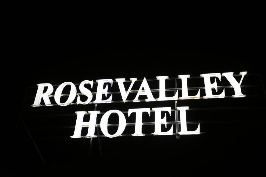Certifikát, hodnocení, plakát nebo jiný dokument vystavený v ubytování Rose Valley Hotel
