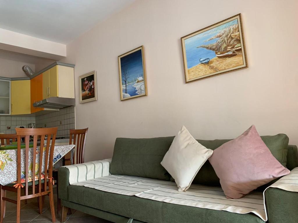 Arbi's Pool View Apartment - Imazhi 5