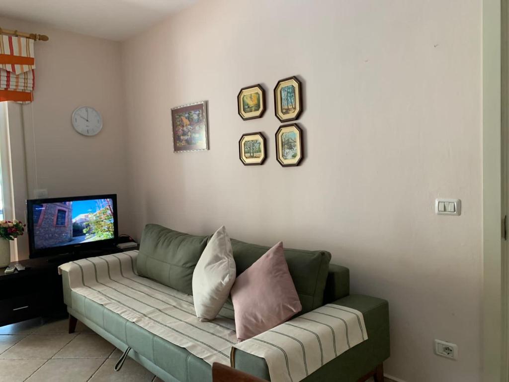 Arbi's Pool View Apartment - Imazhi 9