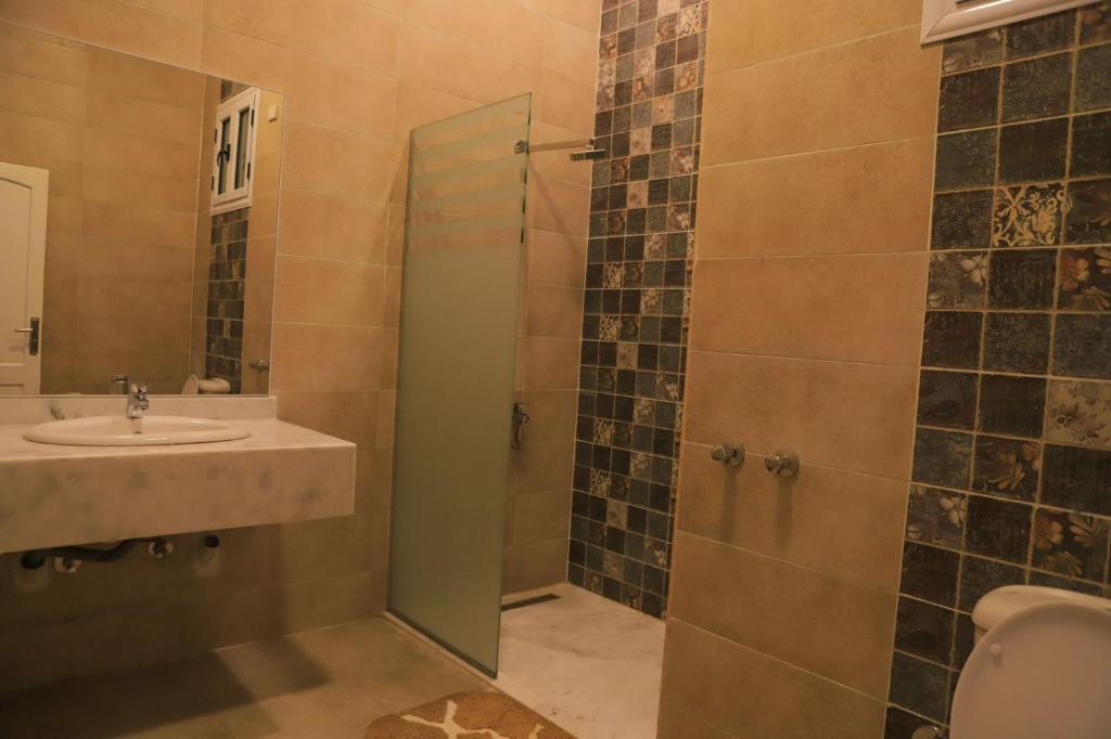 Koupelna v ubytování Royal Nile Villa - Pool View Apartment 1