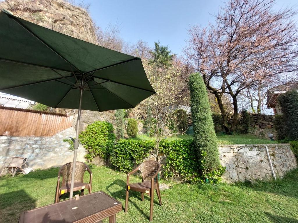 Heritage Rose Inn - Housity