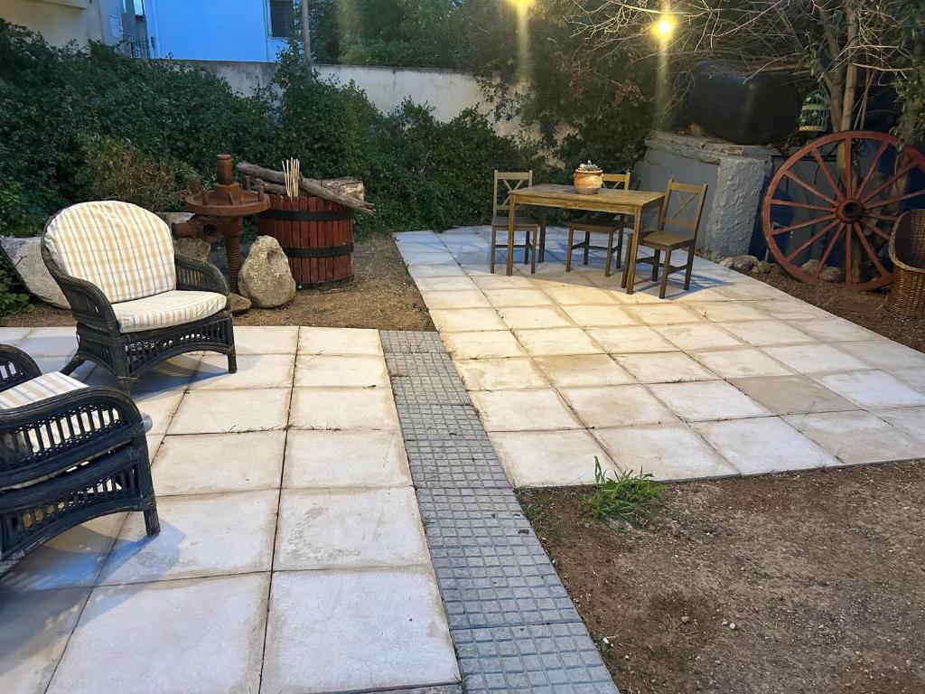 Paola’s Apartment Near Athens Airport - 14