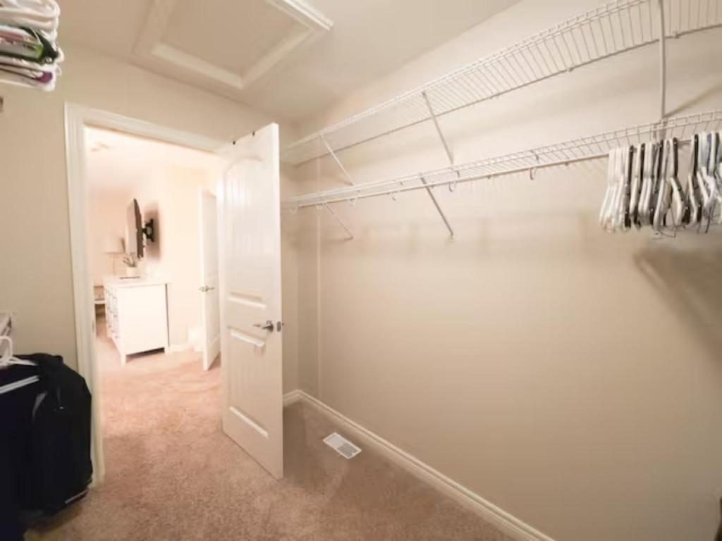 Fotografie z fotogalerie ubytování Inspired Stay close to Niagara *4B & 2King Beds* v destinaci Thorold