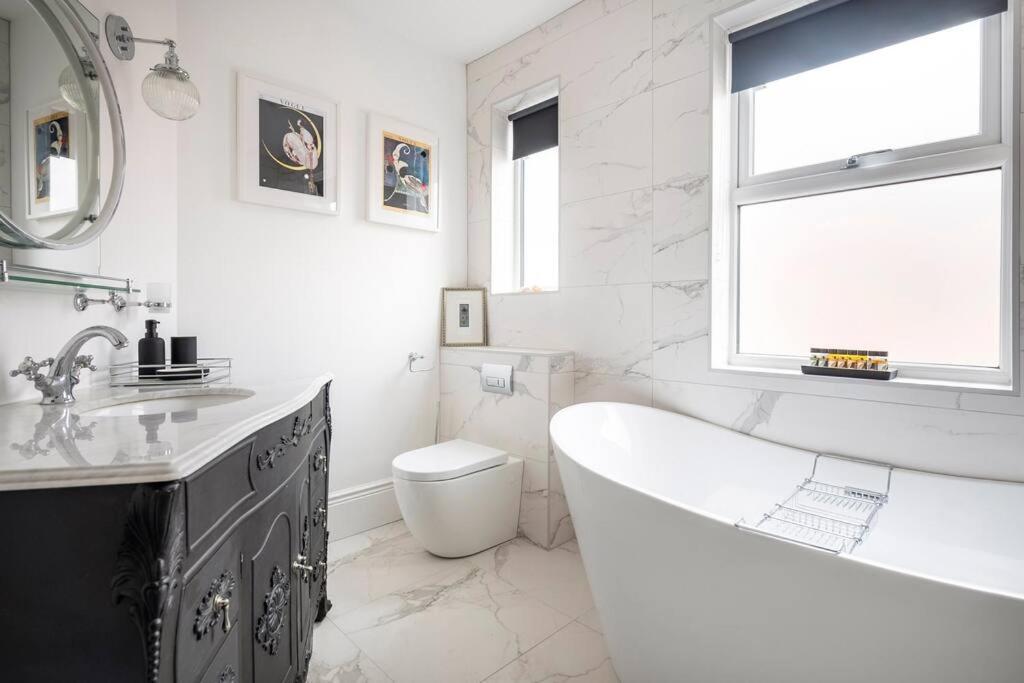 Beautiful Spacious Beach Home Newly Renovated 8