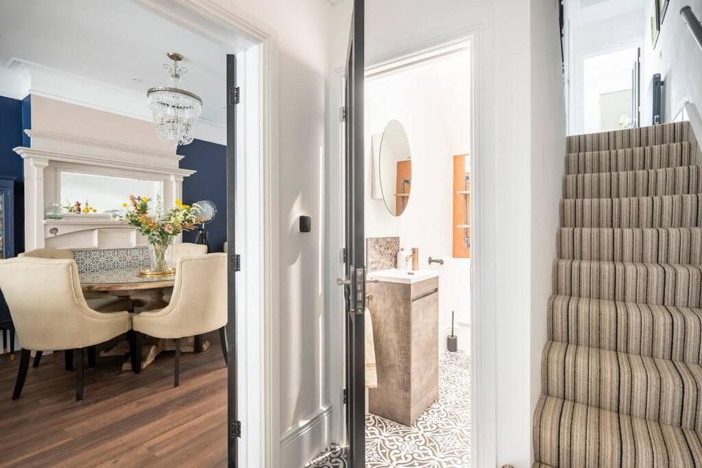 Beautiful Spacious Beach Home Newly Renovated 3