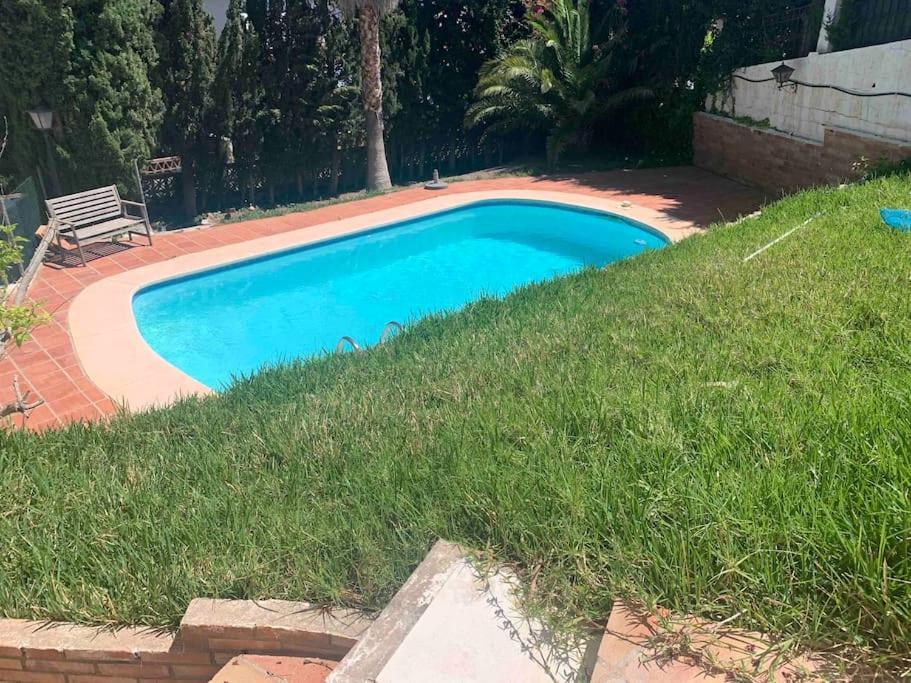 Swimmingpoolen hos eller tæt på Huis met zwembad