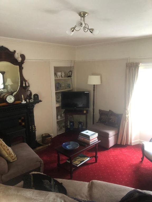 Fotografie z fotogalerie ubytování Larchgrove - 1800s Irish Farmhouse v destinaci Carlow