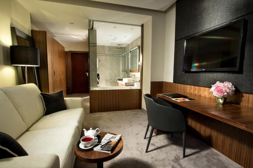 
Superior Deluxe Double Room 
