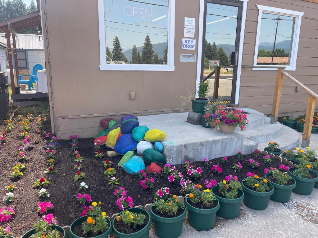Zahrada ubytování Kootenai Valley Motel