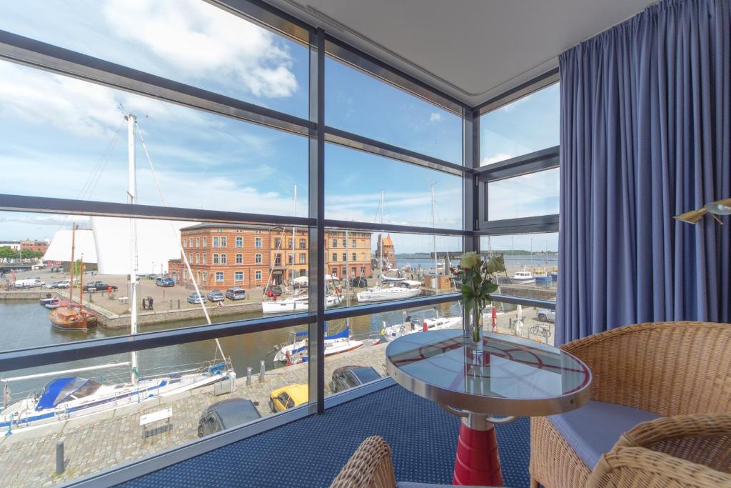 Posezení v ubytování Hotel Kontorhaus Stralsund