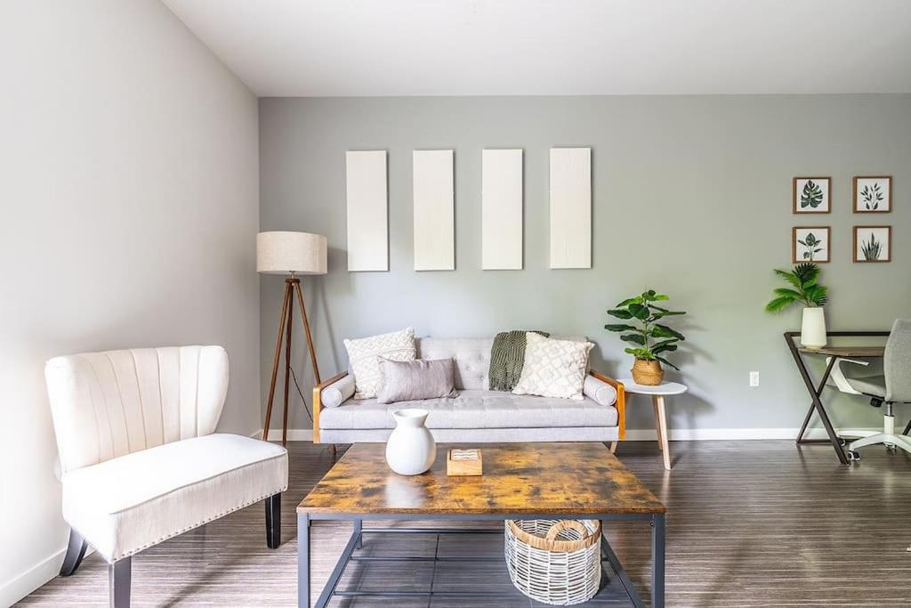 One bedroom luxury apartment (Gym, Wifi, Parking, Rooftop Deck)_1