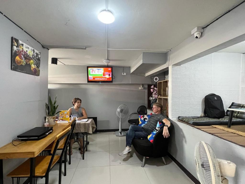 Lux Rooms Night Bazaar - Resim 35