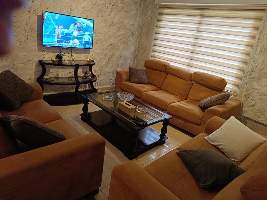 Χώρος καθιστικού στο شقة مفروشة في عبدون