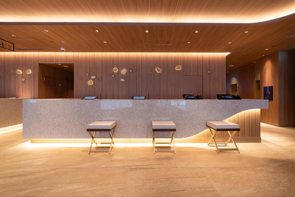 Hotel JAL City Nagoya Nishiki的商務中心和／或會議室