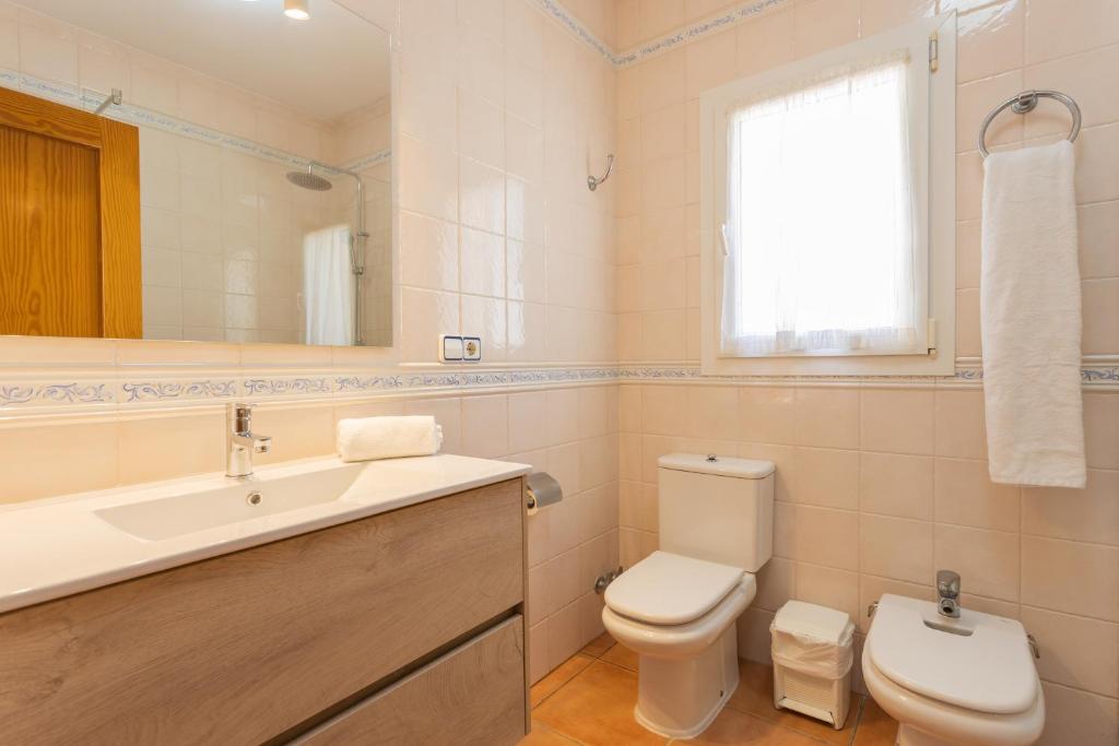 Koupelna v ubytování Villa Primavera V130 By MENORCARENTALS
