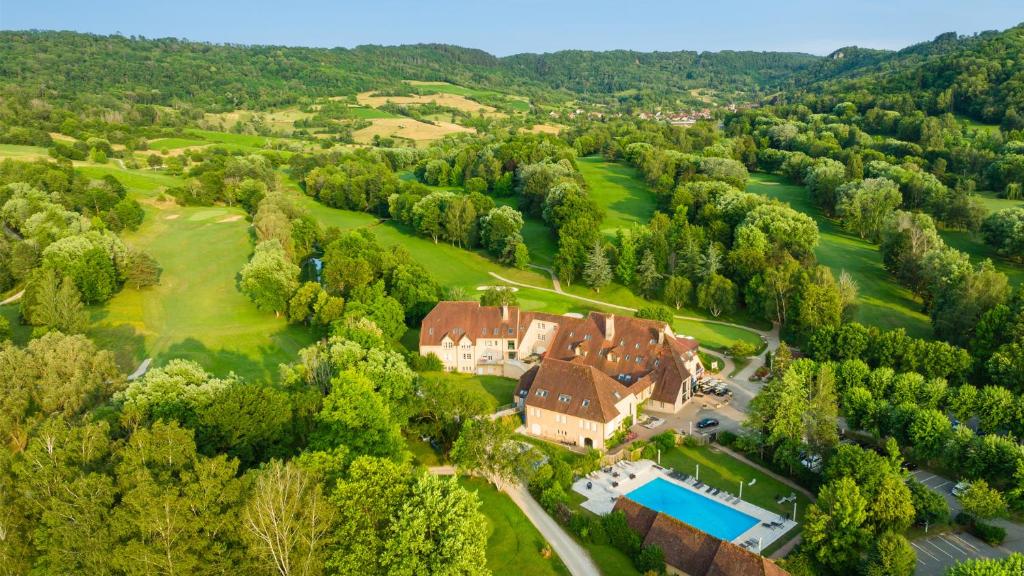 Logis Hôtel Golf Le Domaine Du Val De Sorne - Housity