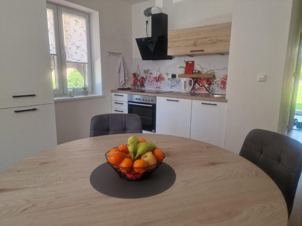 Een keuken of kitchenette bij Apartment Emma
