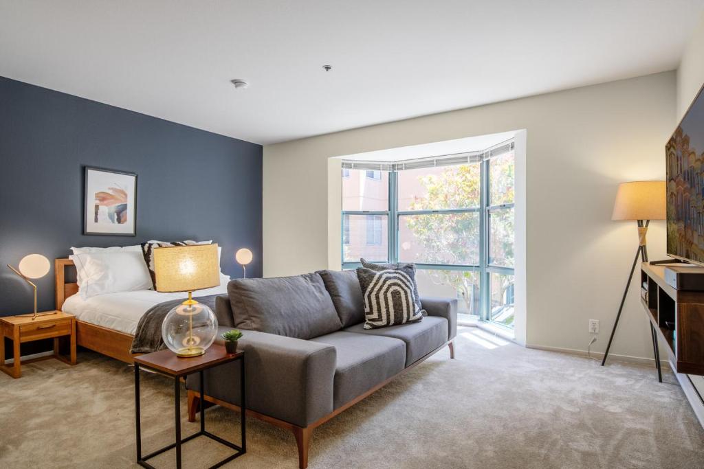 S Beach Studio w 3 Pools Sauna nr SF Bay SFO150, San Francisco