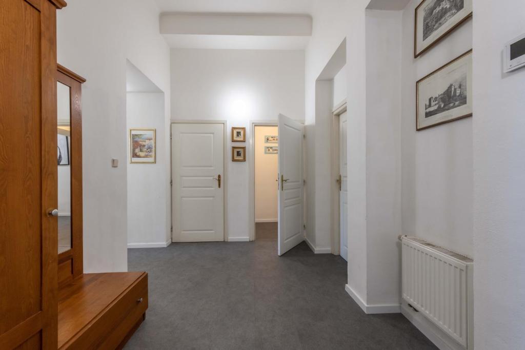 Fotografie z fotogalerie ubytování Centrally located 3BD home near National Museum v Praze
