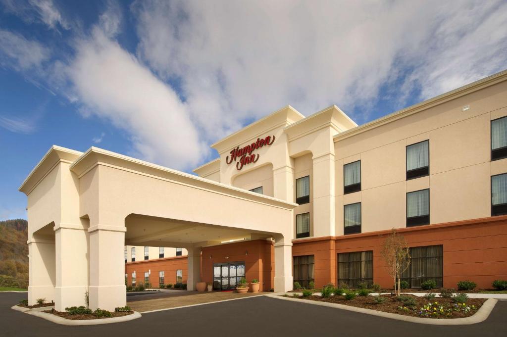 a rendering of the front of a hotel at Hampton Inn Kimball in Kimball