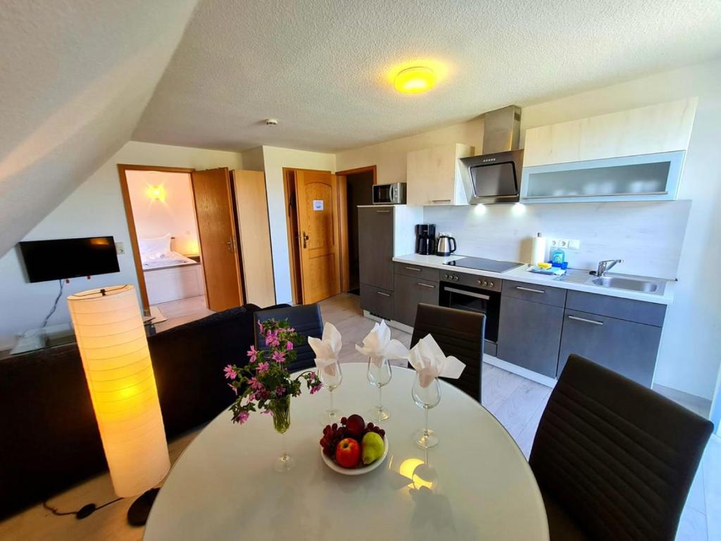 Boddenhus Apartment - Apartment With Balcony