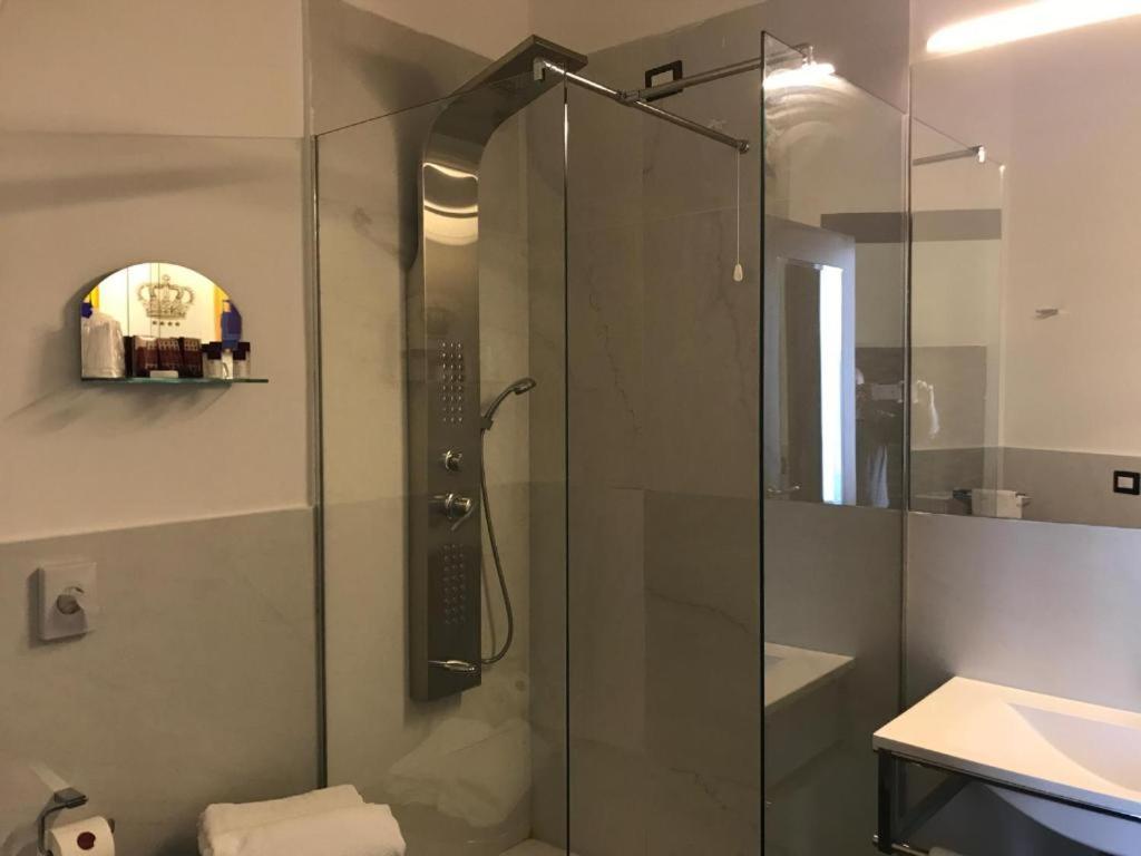 Boutique Hotel Piazza Carità - Resim 30