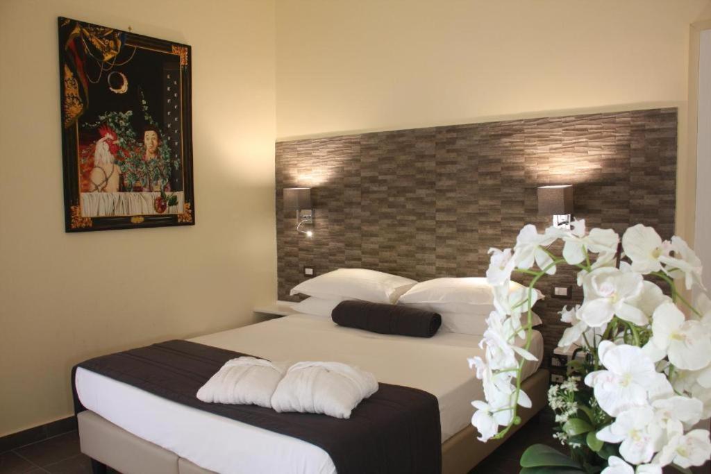 Boutique Hotel Piazza Carità - Resim 11