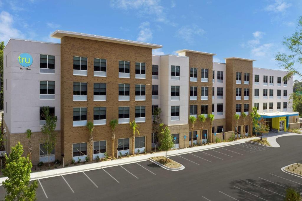 an image of a rendering of a two story building at Tru By Hilton Mt Pleasant Charleston in Charleston