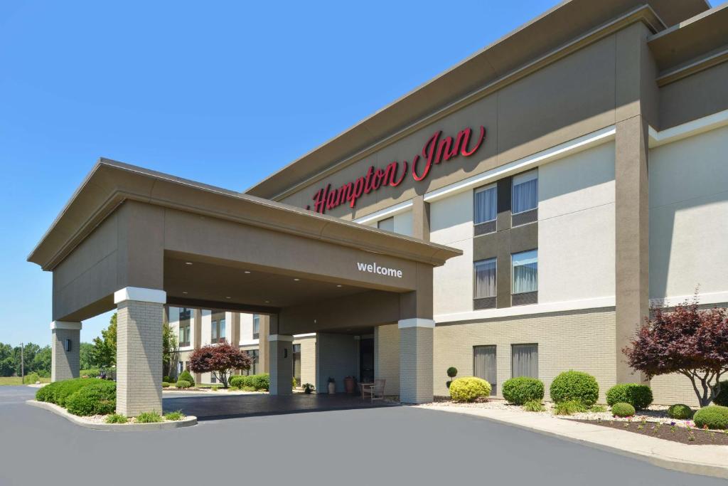 una representación de la parte delantera de un hotel hampton inn en Hampton Inn Carbondale en Carbondale