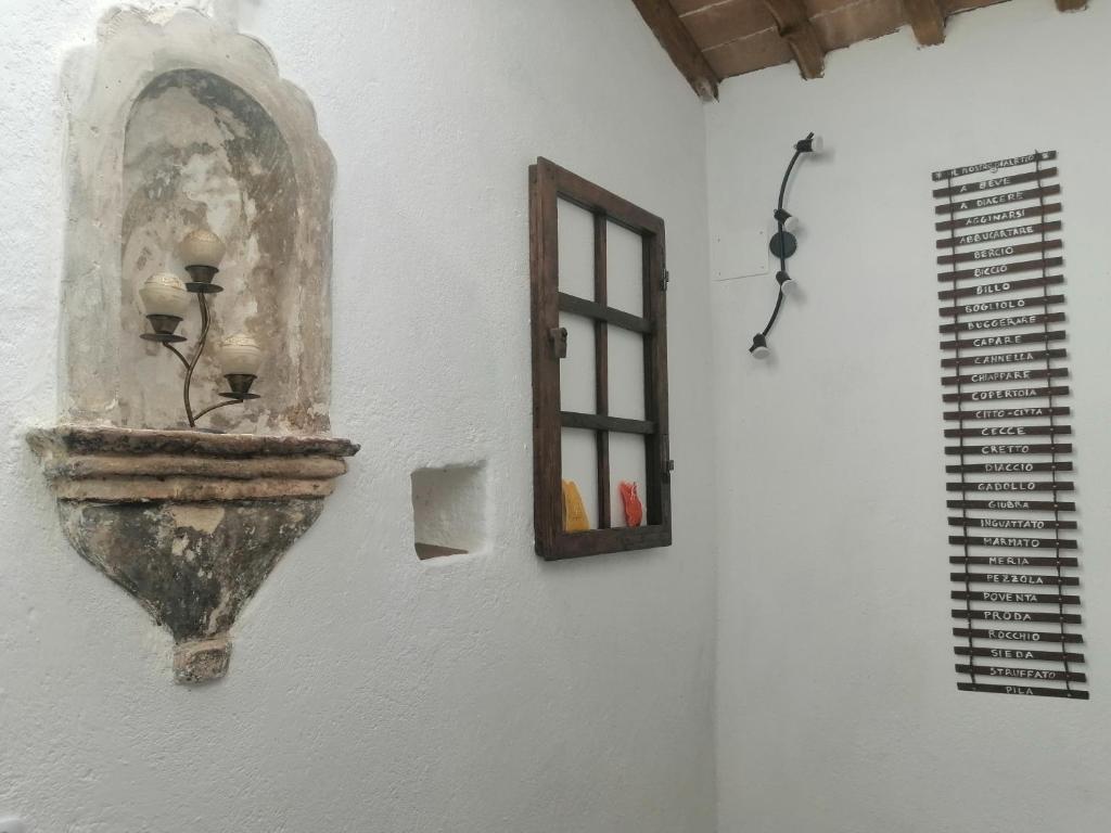 Vecchio Casale Quercetino Prestige Tuscan Country Residence for 7 Guests Ideal for Groups