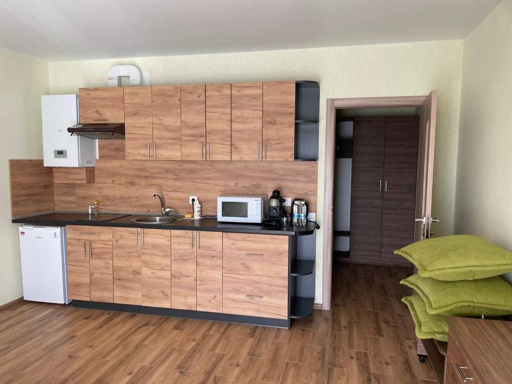 Yellow apartments - Estudio Estándar