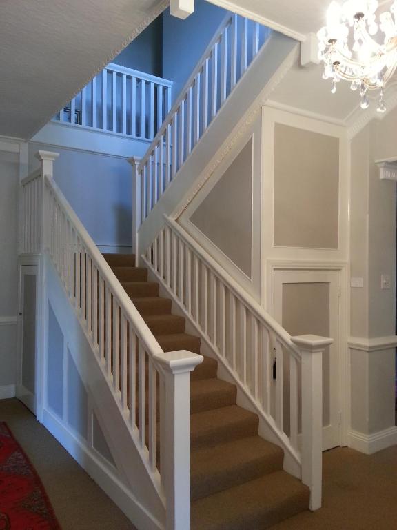 18 Pioneer Kloof - Housity