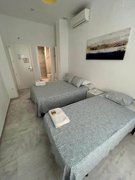 The Spot Central Hostel - 三人间 - 带私人浴室