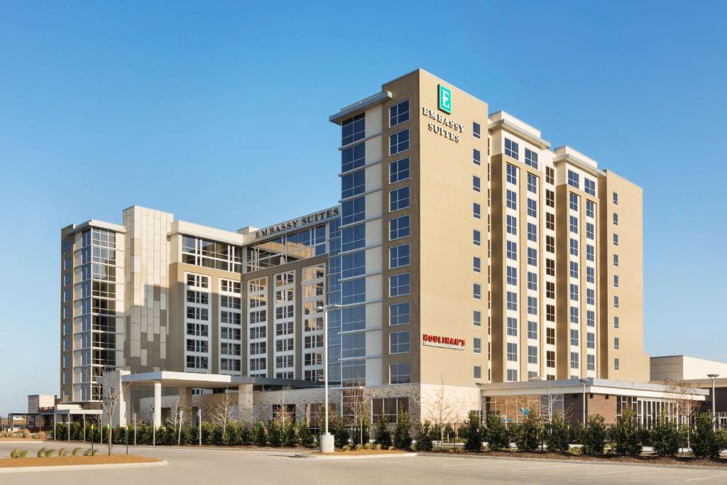 a rendering of the hampton inn suites hotel at Embassy Suites By Hilton Denton Convention Center in Denton