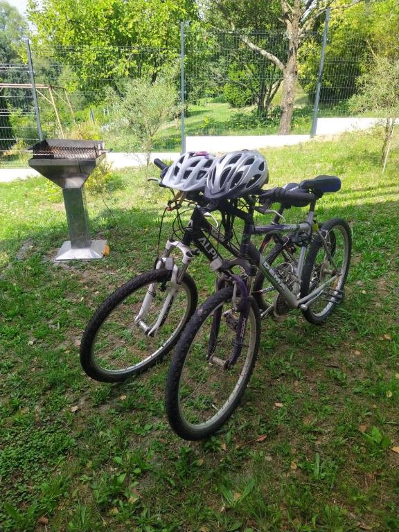 Jízda na kole v ubytování Chata Žár nebo okolí