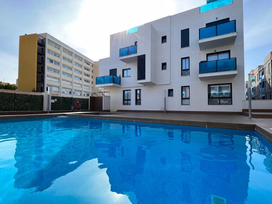penthouse center Torrevieja, private terrace, near the beach