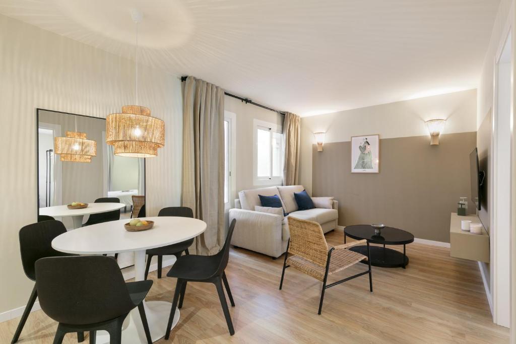 WOW Apartments by Olala Homes - Two-Bedroom Apartment