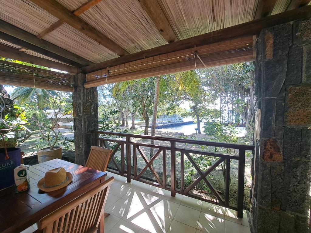 Balkón nebo terasa v ubytování Clair de Lune - Private 2 Bedrooms Beachfront Villa