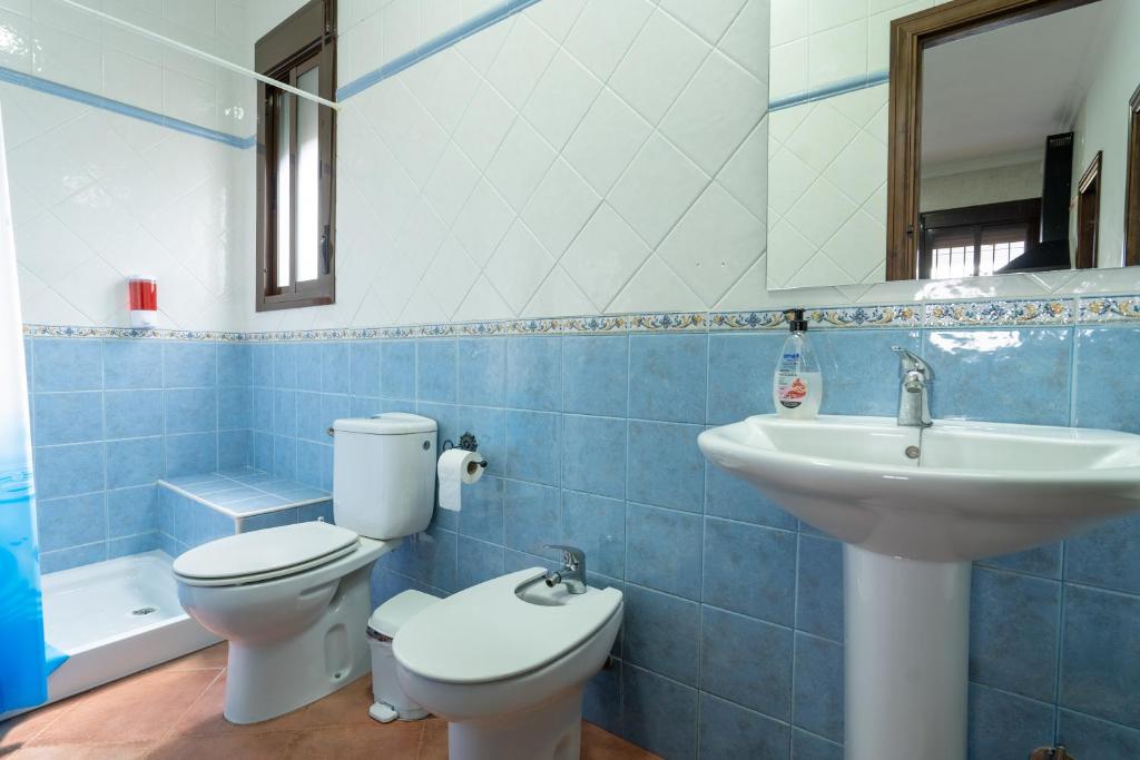 Koupelna v ubytování EntreCalas 2 Chalet con piscina privada en Conil, Roche viejo, cala del aceite