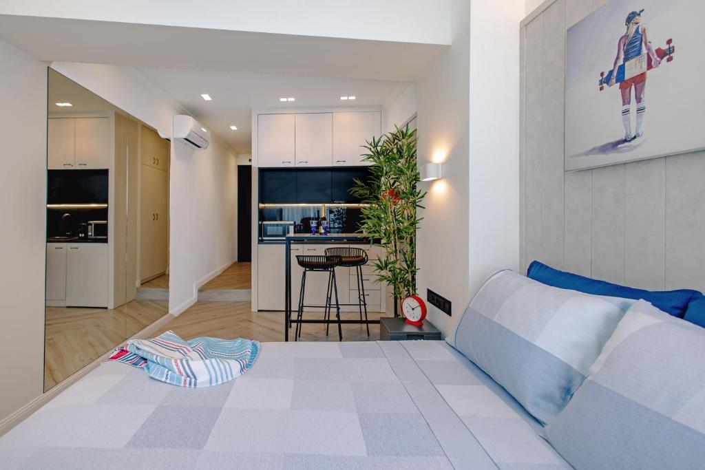 Triple A @ Trendy Psiri - Art & Nightlife - Resim 1