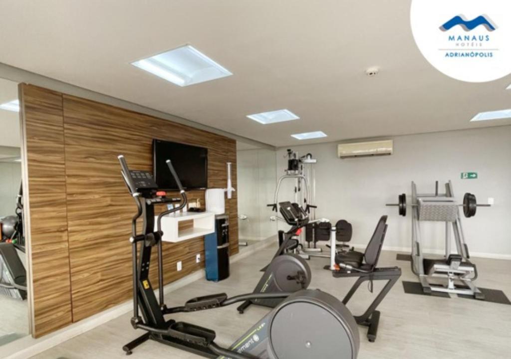 Fitness centrum a/nebo fitness zařízení v ubytování Hotel Adrianópolis All Suites