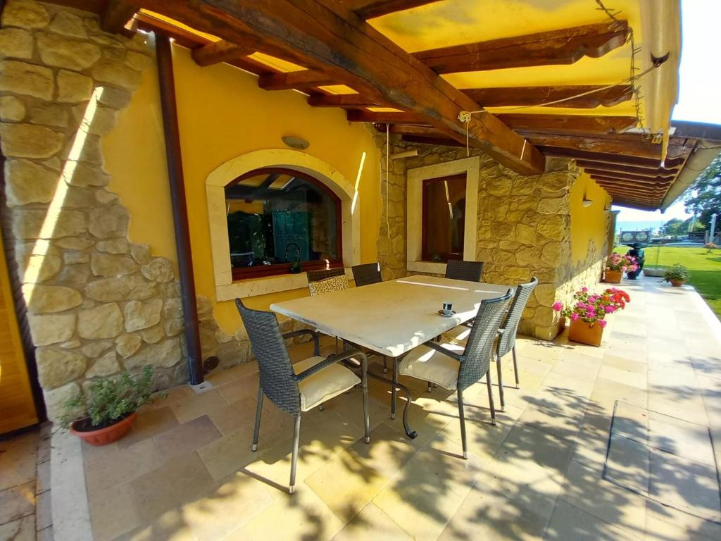 Patio nebo venkovní prostory v ubytování B&B Monte Tavolino
