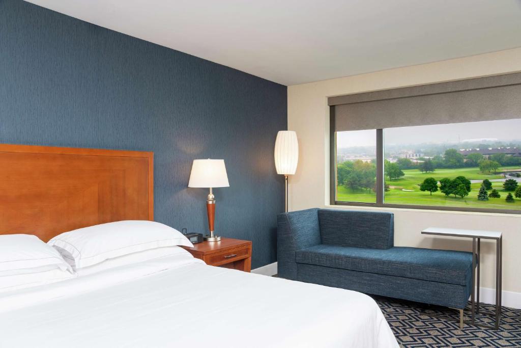 Hilton Chicago Oak Brook Hills Resort & Conference Center - 带浴缸的王室 - 机动性和听力访问/不吸烟