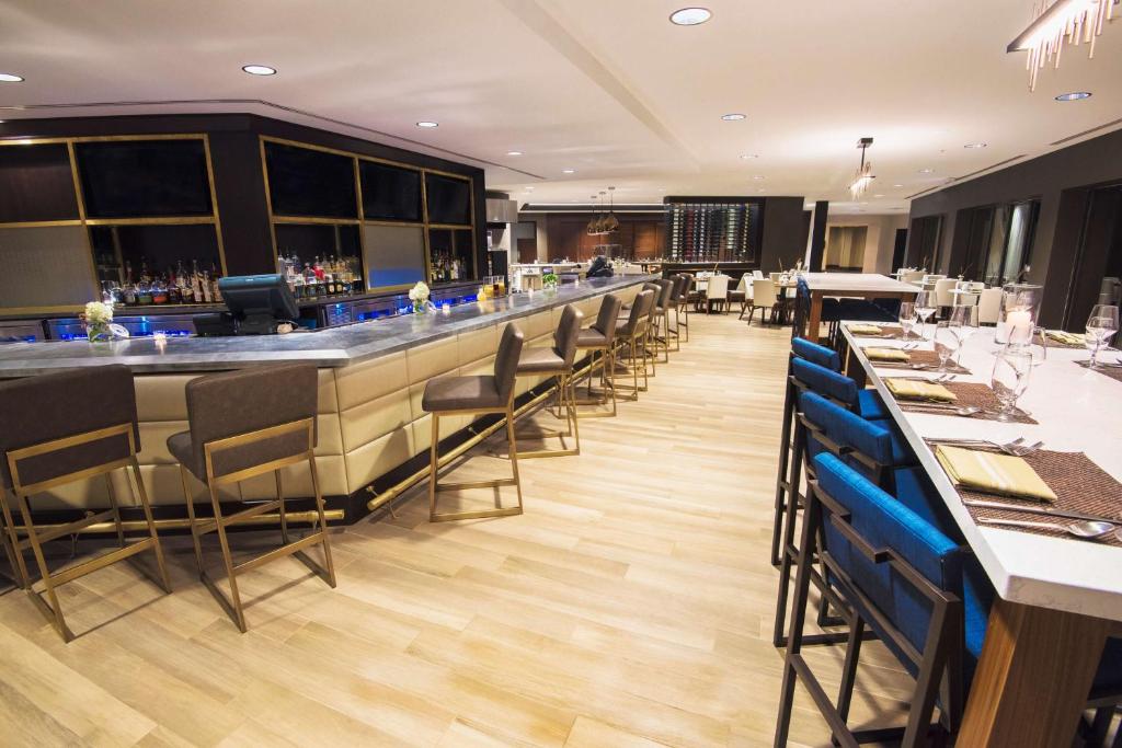 Hilton Chicago Oak Brook Hills Resort & Conference Center photo