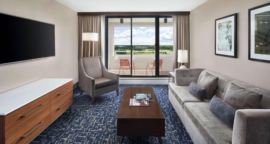 Hilton Chicago Oak Brook Hills Resort & Conference Center - 