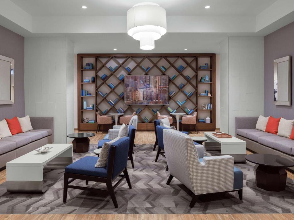 Posezení v ubytování Hampton Inn Chicago McCormick Place