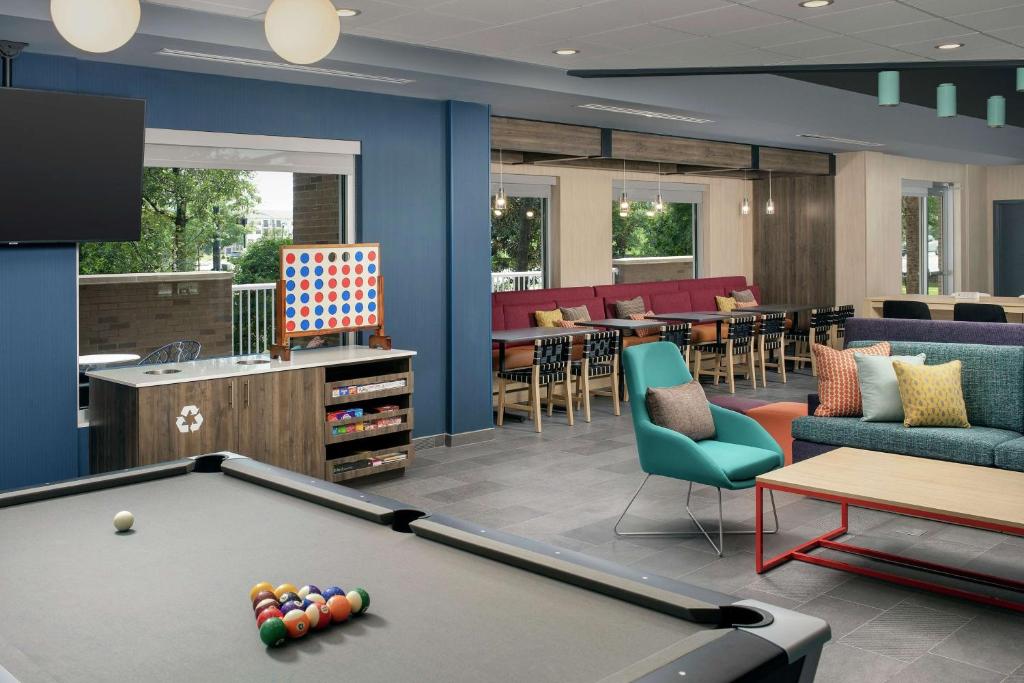 a billiard room with a pool table at Tru By Hilton Mt Pleasant Charleston in Charleston
