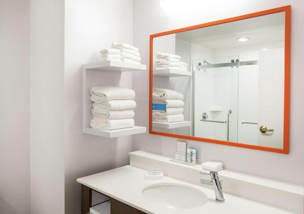Hampton Inn Cleveland-Solon photo